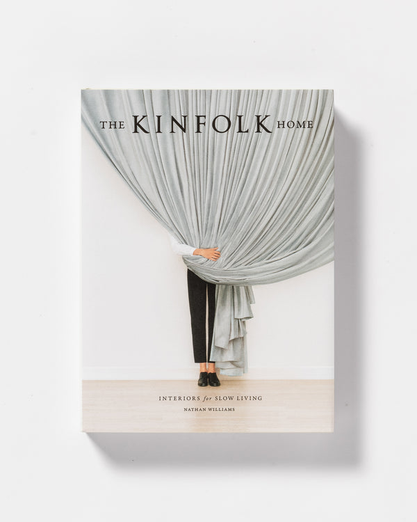 Kinfolk Buch Cover vor weißem Hintergrund.