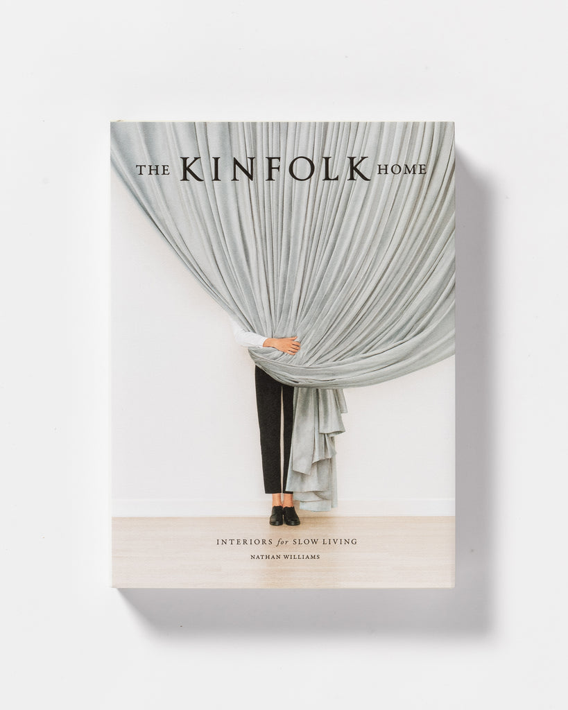 Kinfolk Buch Cover vor weißem Hintergrund.